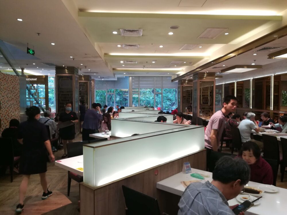 光明邨大酒家2Fレストランの店内の様子の写真