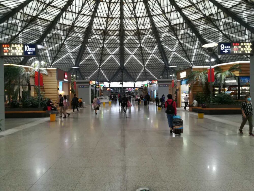 上海南駅構内の様子の写真