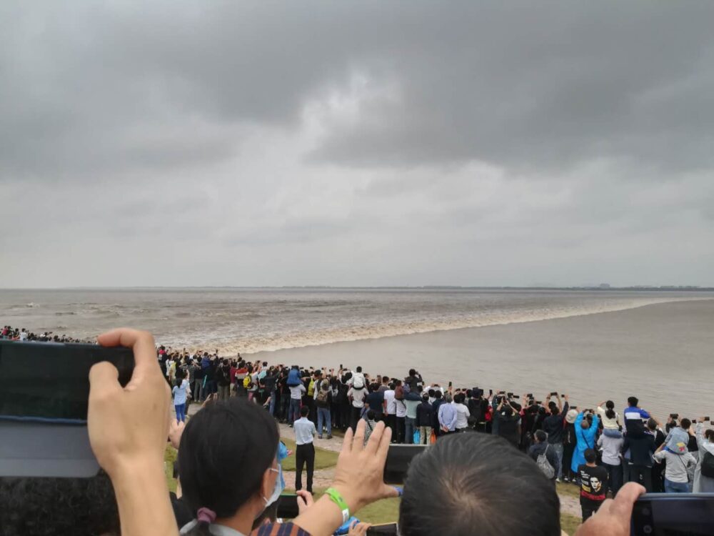 銭塘江の逆流の写真②