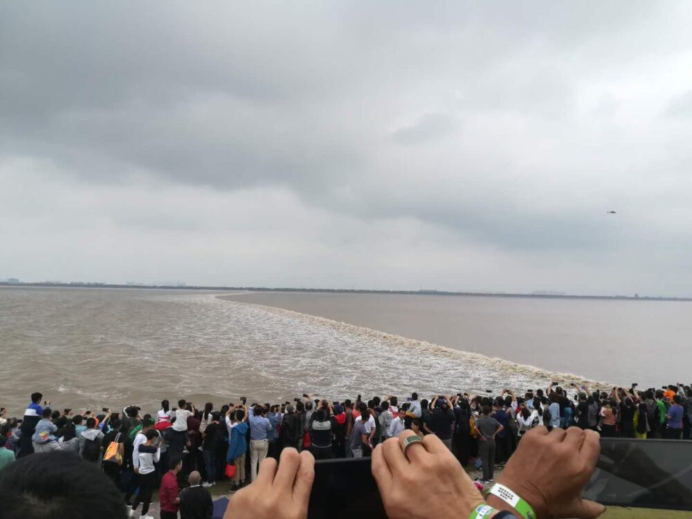 銭塘江の逆流の写真③
